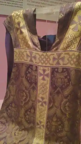 Liturgical dress, circular cross, geometric patterns